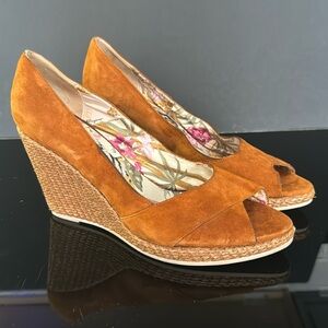 Salvatore Ferragamo Cognac Suede Espadrille Wedge size 9